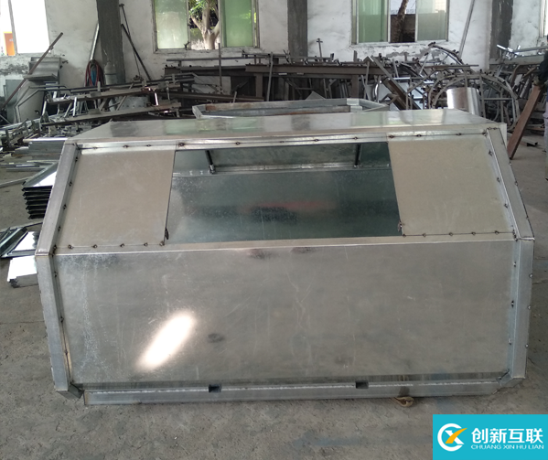 小型鉤臂式垃圾箱加工現場(圖5)