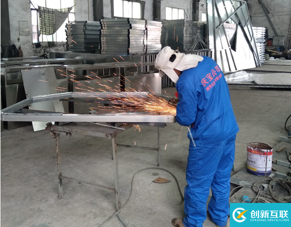 環(huán)衛(wèi)勾臂垃圾箱|3方勾臂式垃圾箱價格|勾臂車?yán)渖a(chǎn)廠家