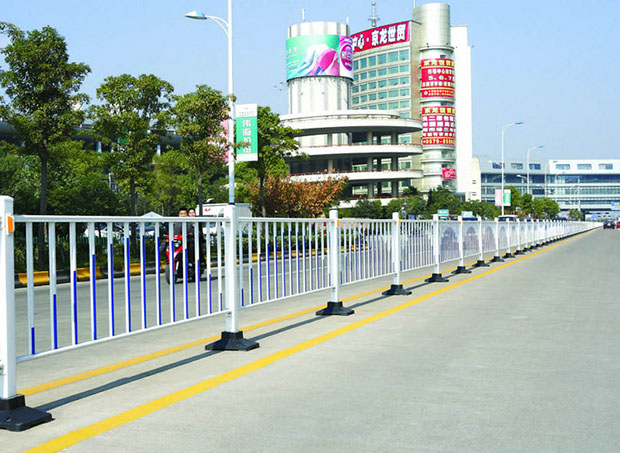 熱鍍鋅道路護(hù)欄與冷鍍鋅道路護(hù)欄的工藝差別