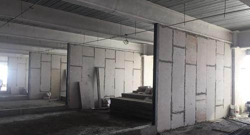 KTV輕質(zhì)隔墻板堅固