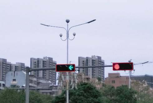 c語言中怎么利用OpenCV249檢測紅綠燈位置